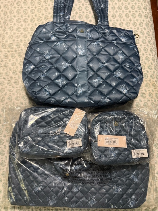 Oliver Thomas Handbags - NWT Oliver Thomas Lot-Tote Duffle Trainwreck & Cosmetic Case Denim Navy Floral